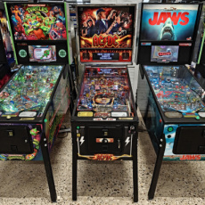 Flipperkast / flipper / pinball AC/DC